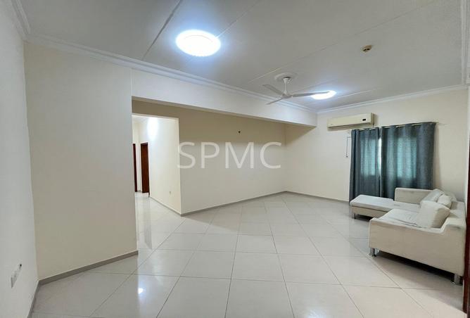 Apartment - 2 Bedrooms - 2 Bathrooms for rent in Janabiya - Northern Governorate
