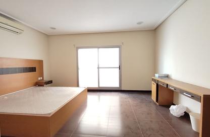 Apartment - 2 Bedrooms - 2 Bathrooms for rent in Hidd - Muharraq Governorate