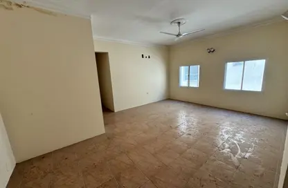 Apartment - 2 Bedrooms - 2 Bathrooms for rent in Tubli - Central Governorate