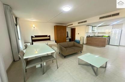 Apartment - Studio - 2 Bathrooms for rent in Al Juffair - Capital Governorate