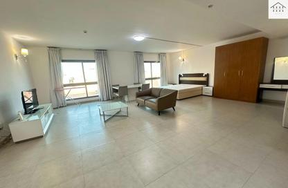 Apartment - Studio - 2 Bathrooms for rent in Al Juffair - Capital Governorate