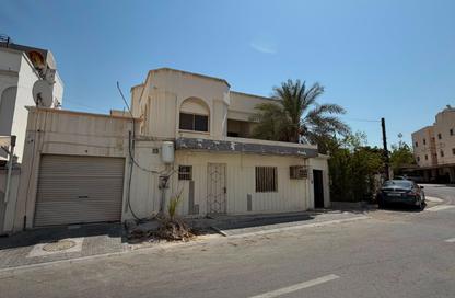 Villa - 4 Bedrooms - 5 Bathrooms for sale in Alhajiyat - Riffa - Southern Governorate Villa - 4 Bedrooms - 5 Bathrooms for sale in Alhajiyat - Riffa - Southern Governorate