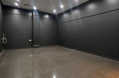 Retail - Studio for rent in Manama Downtown - Manama - Capital Governorate