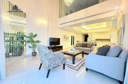 Duplex - 3 Bedrooms - 4 Bathrooms for rent in Al Juffair - Capital Governorate