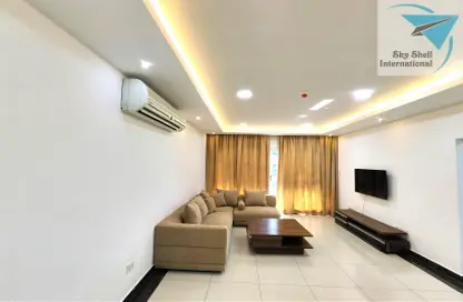 Apartment - 2 Bedrooms - 2 Bathrooms for rent in Busaiteen - Muharraq Governorate