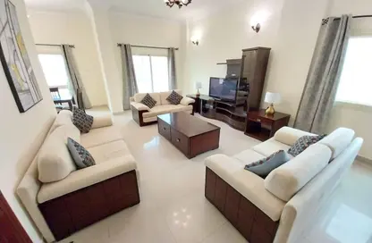 Apartment - 3 Bedrooms - 3 Bathrooms for rent in Al Juffair - Capital Governorate