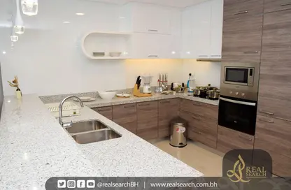 Apartment - 2 Bedrooms - 4 Bathrooms for rent in The Treasure - Dilmunia Island - Muharraq Governorate