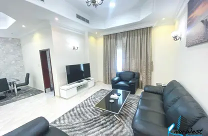 Apartment - 2 Bedrooms - 3 Bathrooms for rent in Al Juffair - Capital Governorate