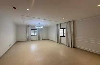 Apartment - 4 Bedrooms - 4 Bathrooms for rent in Tubli - Central Governorate