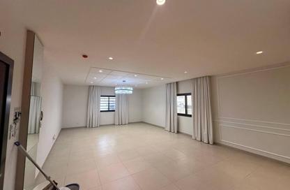 Apartment - 4 Bedrooms - 4 Bathrooms for rent in Tubli - Central Governorate