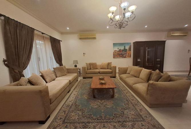 999862 - Property Image 2