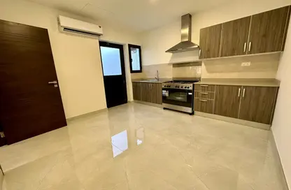 Villa - 4 Bedrooms - 5 Bathrooms for rent in Busaiteen - Muharraq Governorate