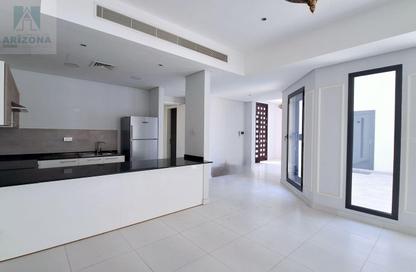 Compound - 4 Bedrooms - 5 Bathrooms for rent in Saar - Northern Governorate