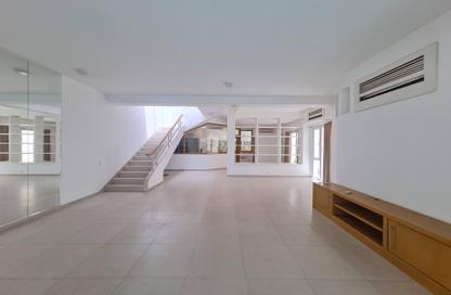 Villa - 3 Bedrooms - 5 Bathrooms for rent in Saar - Northern Governorate