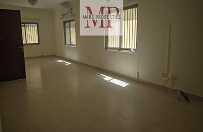 Villa - 4 Bedrooms - 4 Bathrooms for rent in Salihiya - Manama - Capital Governorate