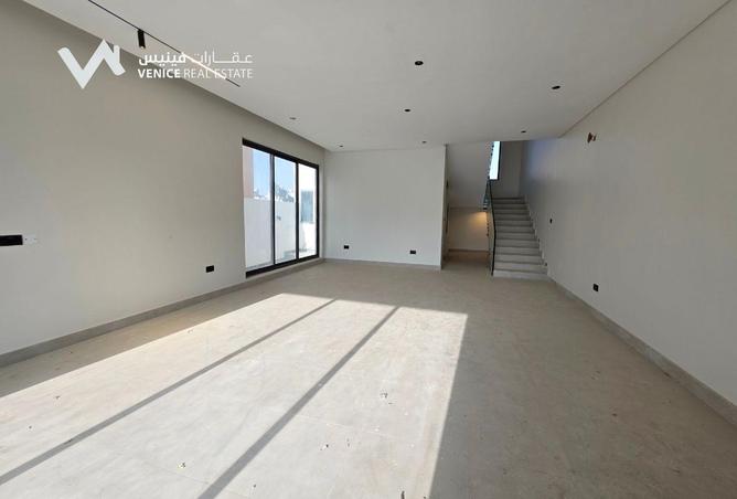 998592 - Property Image 2