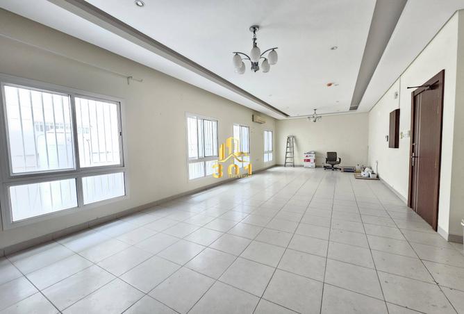 52302060 - Property Image 2