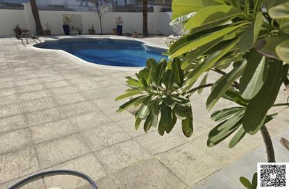 Villa - 3 - 5 for rent in Al Juffair - Capital Governorate
