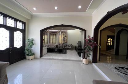 Villa - 4 - 4 for rent in Hidd - Muharraq Governorate