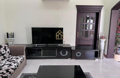 Villa - 4 - 4 for rent in Hidd - Muharraq Governorate
