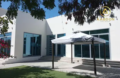 Villa - 4 Bedrooms - 3 Bathrooms for rent in Janabiya - Northern Governorate