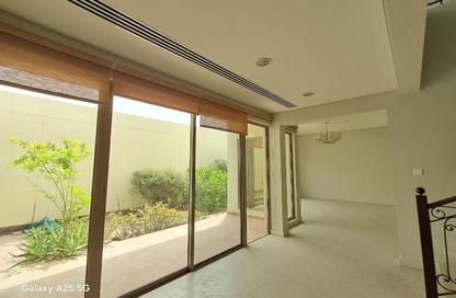 Compound - 4 Bedrooms - 6 Bathrooms for rent in Janabiya - Northern Governorate