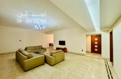 Apartment - 3 Bedrooms - 3 Bathrooms for rent in Al Juffair - Capital Governorate