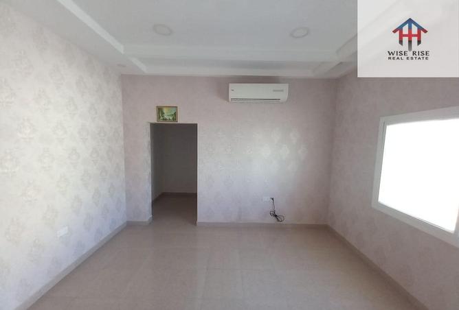 998402 - Property Image 2