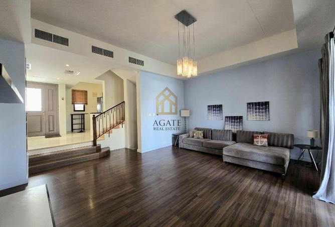 998009 - Property Image 2