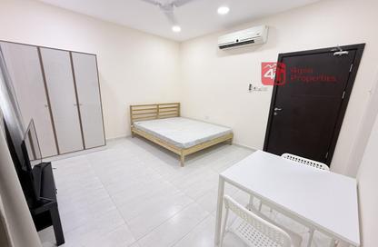 Apartment - Studio - 1 for rent in Zinj - Manama - Capital Governorate