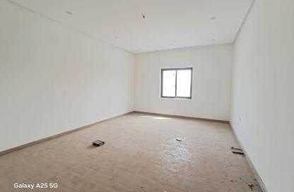 Office Space - 2 Bedrooms - 1 Bathroom for rent in Saar - Northern Governorate