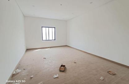 Office Space - 2 Bedrooms - 1 Bathroom for rent in Saar - Northern Governorate