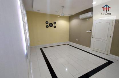 Apartment - 3 Bedrooms - 2 Bathrooms for rent in Tubli - Central Governorate Apartment - 3 Bedrooms - 2 Bathrooms for rent in Tubli - Central Governorate