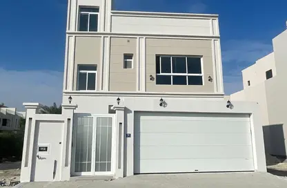 Villa - 5 Bedrooms - 6 Bathrooms for sale in Bu Quwah - Northern Governorate