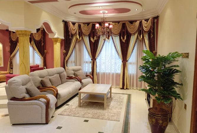 985847 - Property Image 2