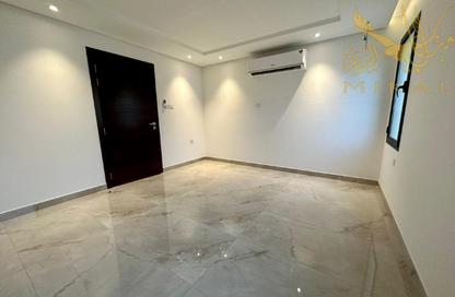 Villa - 4 Bedrooms - 4 Bathrooms for rent in Busaiteen - Muharraq Governorate Villa - 4 Bedrooms - 4 Bathrooms for rent in Busaiteen - Muharraq Governorate