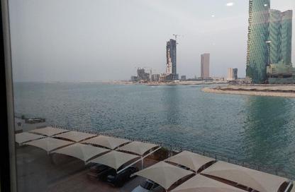 Apartment - 2 Bedrooms - 3 Bathrooms for rent in Reef Island - Capital Governorate
