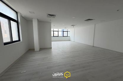 Office Space - Studio - 4 Bathrooms for rent in Seef - Capital Governorate