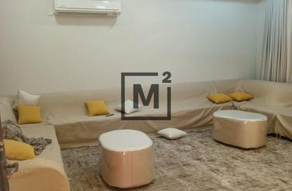 فيلا - 4 غرف نوم - 4 حمامات للبيع في سترة - المحافظة الوسطى