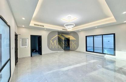 Villa - 4 Bedrooms - 6 Bathrooms for sale in Tubli - Central Governorate