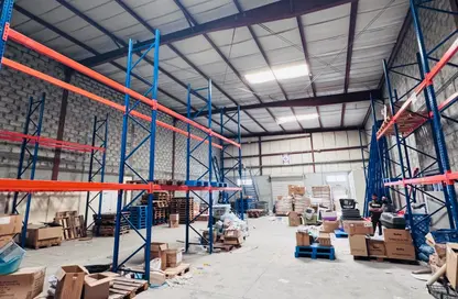 مستودع - استوديو - 1 حمام للايجار في سترة - المحافظة الوسطى