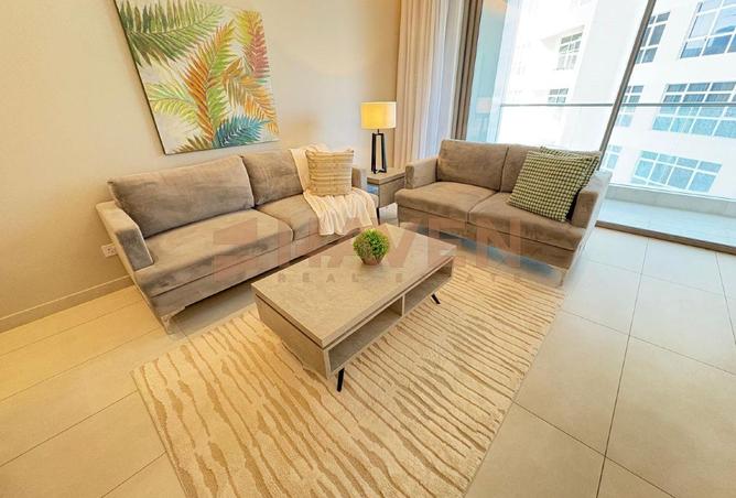 989763 - Property Image 2