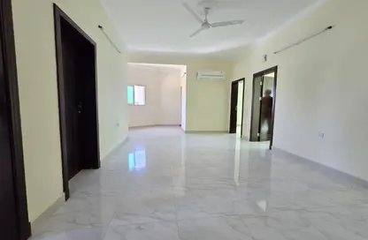 Apartment - 3 Bedrooms - 2 Bathrooms for rent in Al Burhama - Manama - Capital Governorate