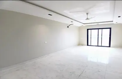 شقة - 6 غرف نوم - 6 حمامات للبيع في الحد - المحرق