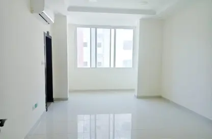 شقة - 6 غرف نوم - 6 حمامات للبيع في الحد - المحرق