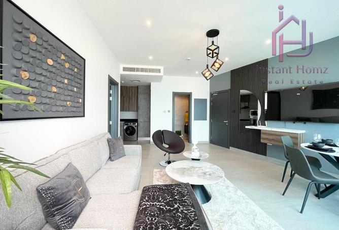 988493 - Property Image 2