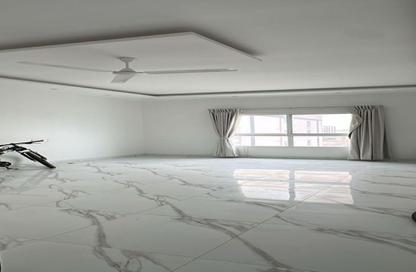Apartment - 4 Bedrooms - 3 Bathrooms for sale in Hidd - Muharraq Governorate Apartment - 4 Bedrooms - 3 Bathrooms for sale in Hidd - Muharraq Governorate