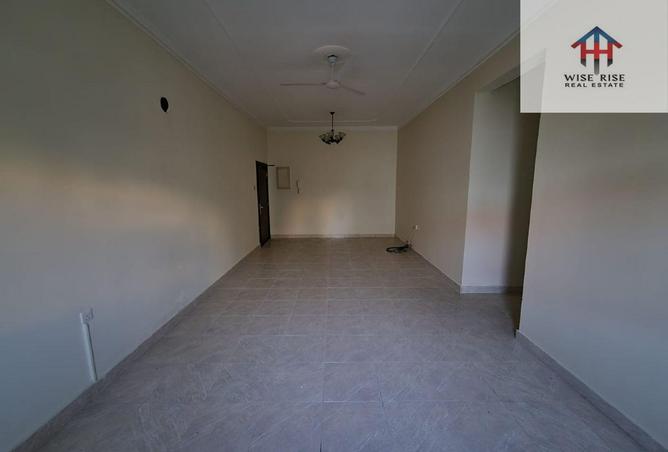 989525 - Property Image 2