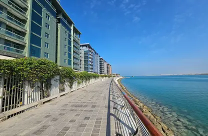 شقة - 2 غرف نوم - 3 حمامات للبيع في جزيرة الريف - محافظة العاصمة