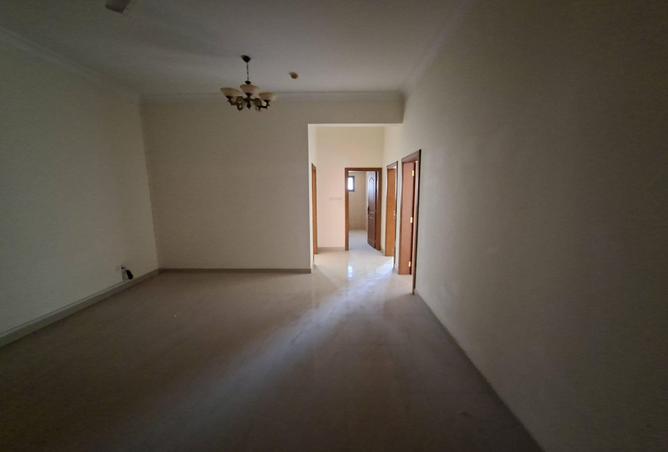 992212 - Property Image 2